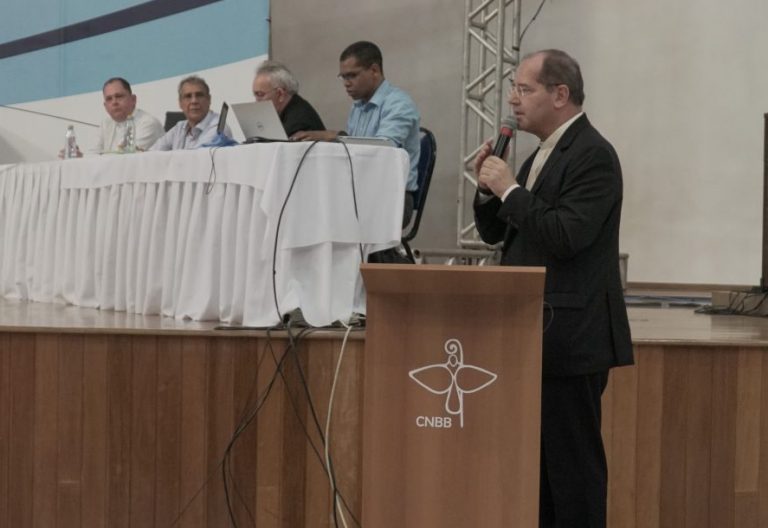 Los obispos de Brasil eligen a Walmor Oliveira de Azevedo presidente de la CNBB