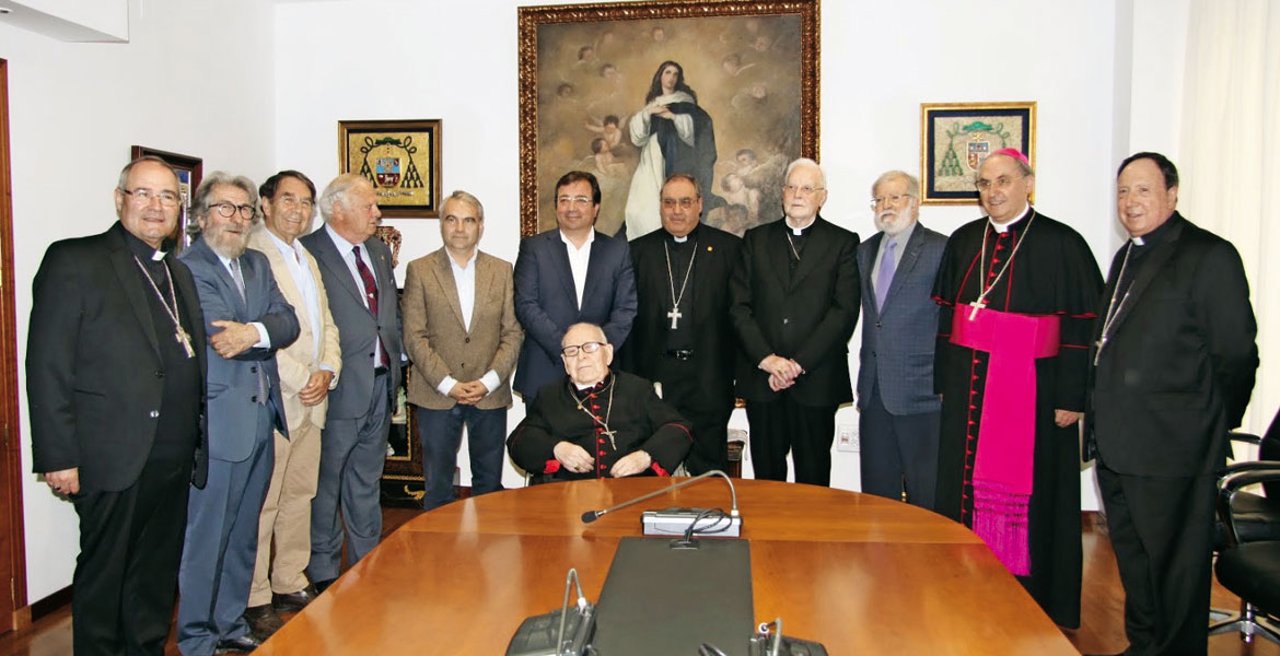 antonio-montero-bodas-oro-episcopales. Homenaje realizado en el arzobispado de Mérida-Badajoz en abril de 2019
