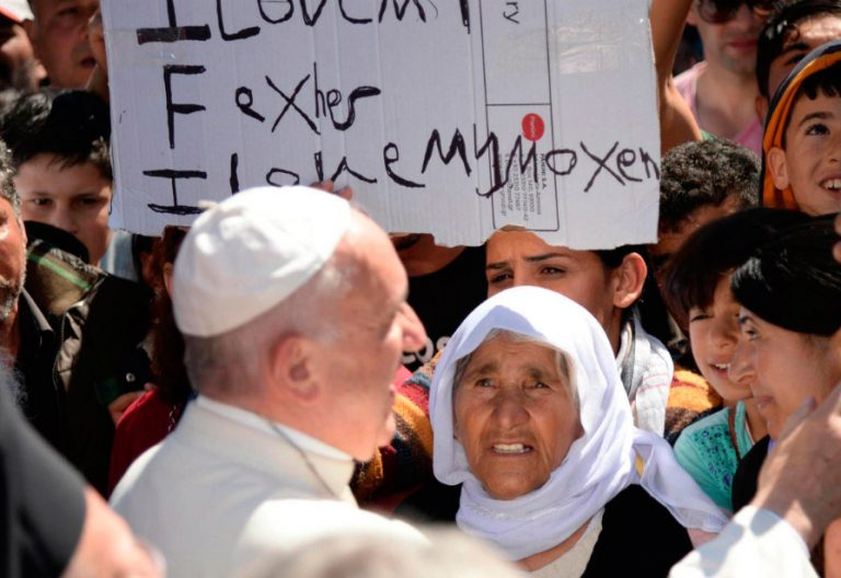 El papa Francisco, en Lesbos con refugiados