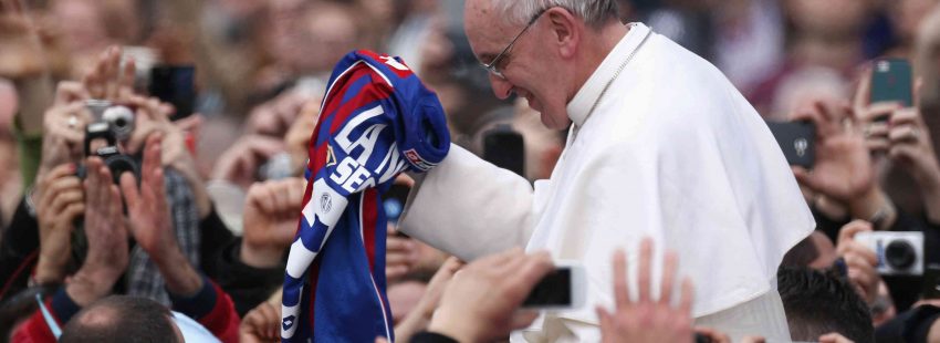 Francisco con la camiseta del San Lorenzo