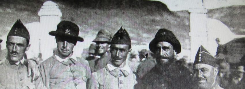 Un libro rescata la figura del Padre Revilla, el capuchino militar que no encajó ni en el