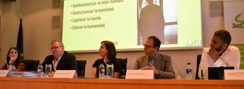 José Luis Segovia: “Los CIE son un instrumento sórdido e inhumano”