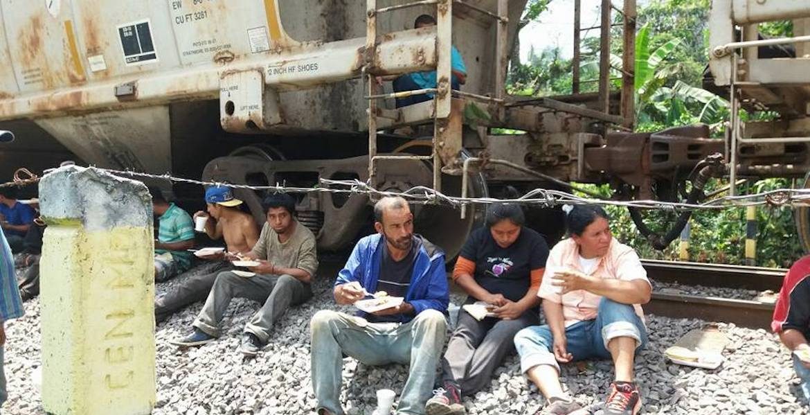 Migrantes Cerca De La Patrona 