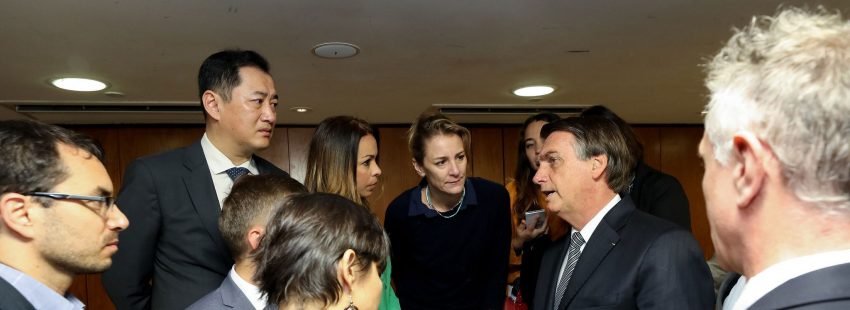Jair Bolsonaro con los corresponsales extranjeros en el Palacio de Planalto, sede del Gobierno