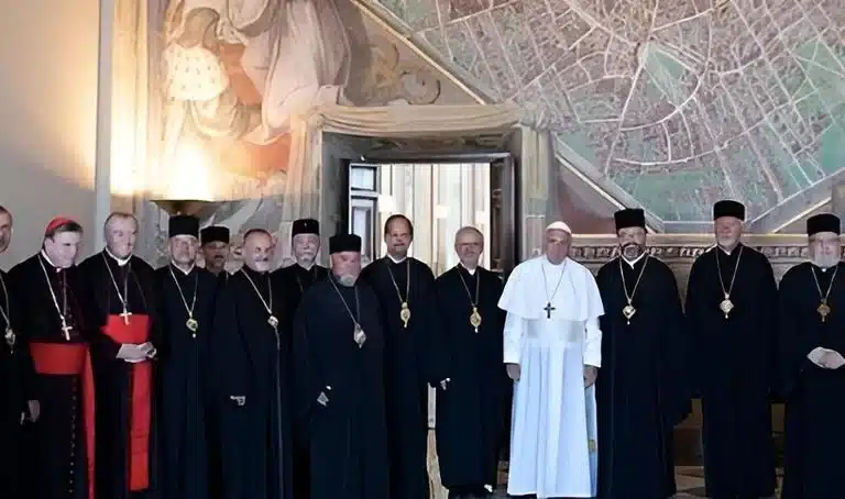 Francisco: “El papel de la Iglesia ante las situaciones causadas por los conflictos es ser