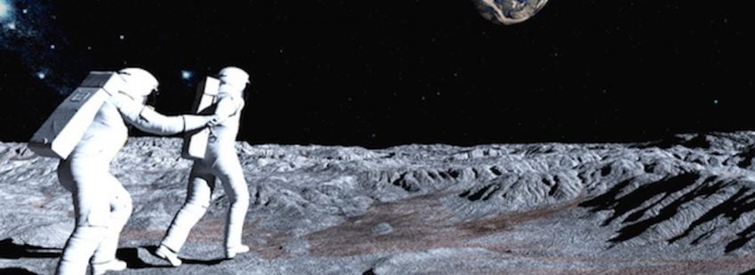 Y la Biblia aterrizó en la Luna