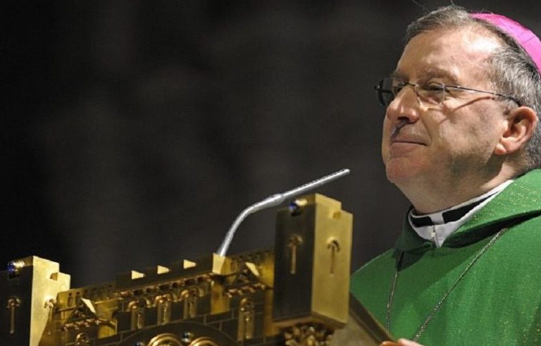 El Vaticano levanta la inmunidad diplomática del nuncio en Francia para que sea investigado por