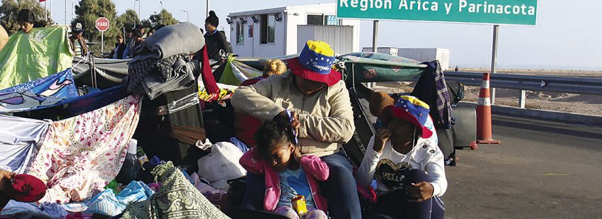 Impiden a migrantes venezolanos la entrada a Chile