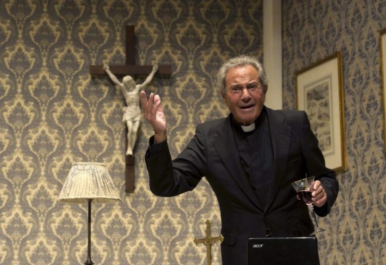 Arturo Fernández: adiós al “chatín” que además fue cura… en el escenario