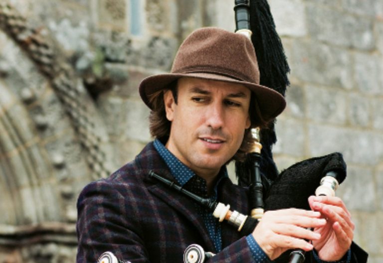 Prohibido por el obispado de Zamora un concierto de Carlos Núñez en una iglesia y trasladado a un