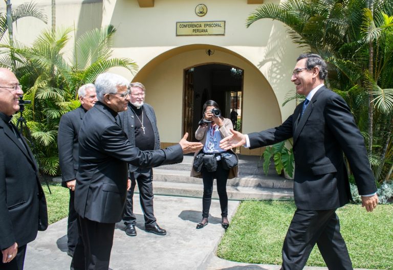 El Episcopado peruano recibe al presidente de la República durante el inicio de su 114° Asamblea