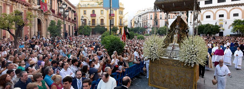 Sevilla celebra la vuelta de las procesiones