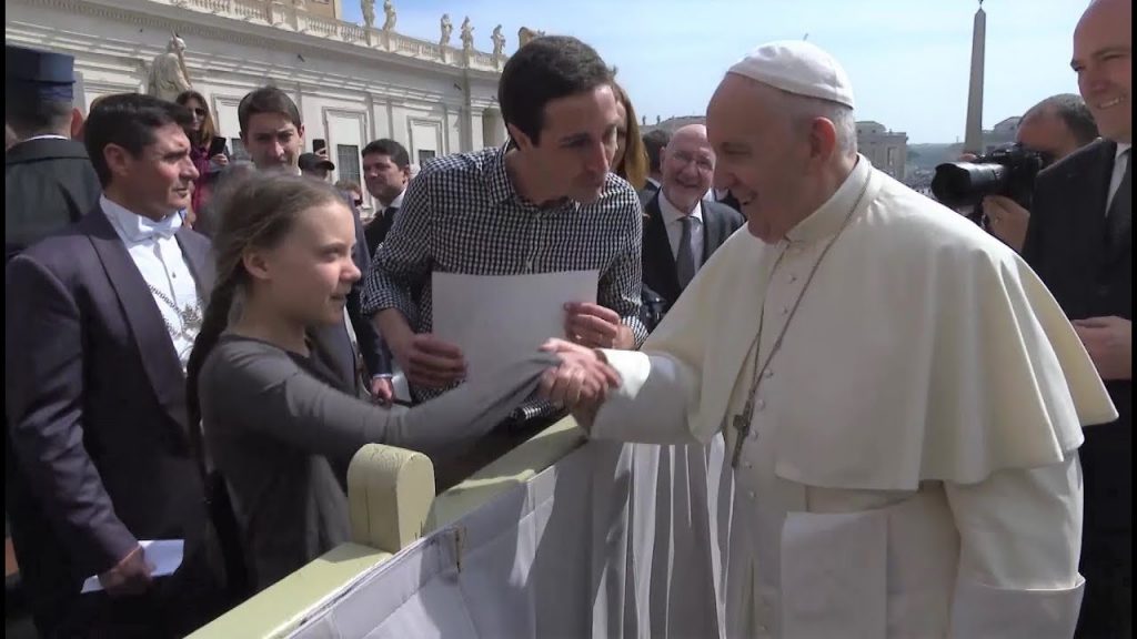 Greta Saluda Al Papa 