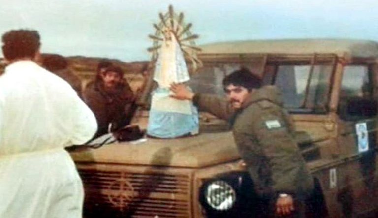 La imagen de la Virgen de Luján, que estuvo en Malvinas durante la guerra, regresa a la Argentina