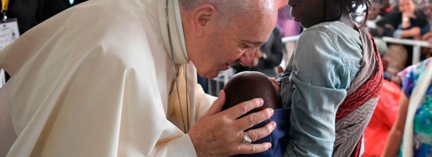 “Cuando nadie os aplauda, seguid”, pide el Papa al equipo del centro para personas con VIH de