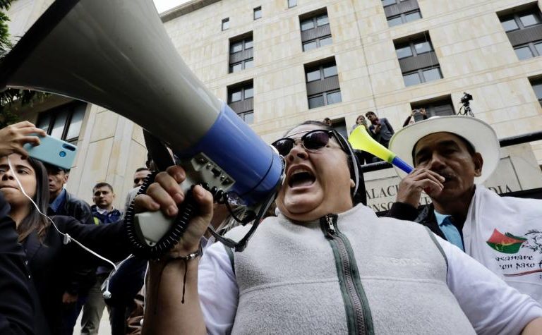 La ‘monja uribista’ no es carmelita misionera (y nunca lo ha sido)