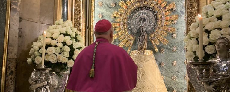 El arzobispo de Zaragoza, en la homilía del Pilar: “La mejor ofrenda de flores son los pobres”