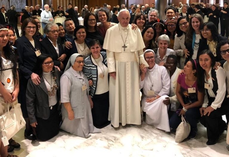 El Papa y las mujeres del Sínodo Panamazónico