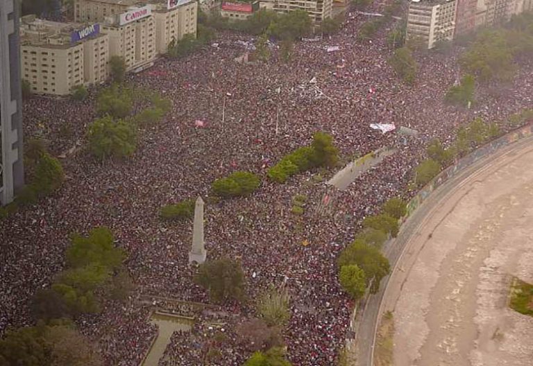 Piden diálogo nacional en Chile