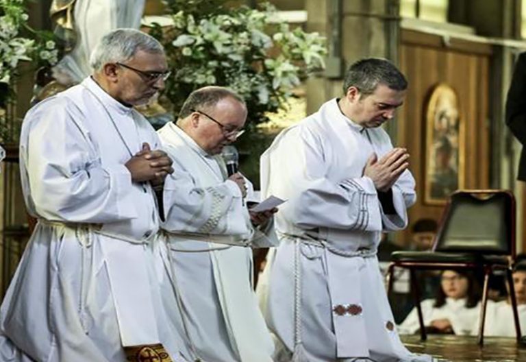 Chile, a un año de allanamientos a obispados