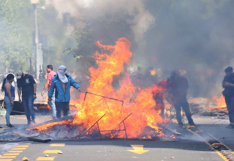 Manifestaciones en Santiago por el incremento del precio del billete del metro