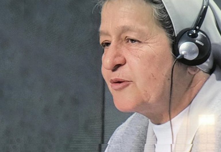 Una monja afirma en el Sínodo que ella bautiza en la Amazonía cuando no hay sacerdotes