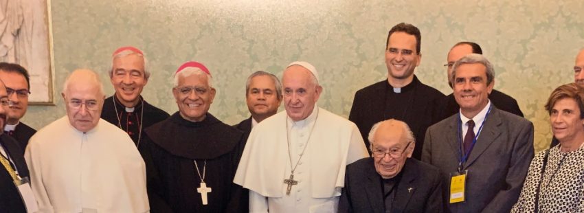 Francisco sostiene encuentro con participantes del Congreso de los 40 años de Puebla