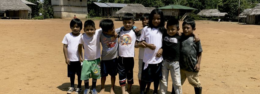Niños en Sarayaku (Ecuador)