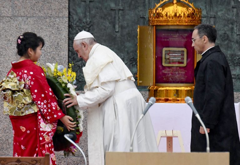 Papa en Japón, en Nagasaki
