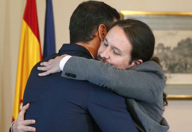 preacuerdo colacion PSOE Unidas Podemos 12 de noviembre 2019abrazo-pedro-sanchez-pablo-iglesias