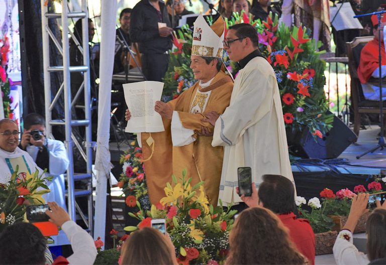 Xochimilco se estrena como diócesis con una fiesta portentosa
