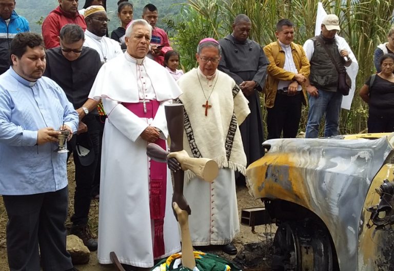 Colombia: una paz al filo de la violencia y la muerte