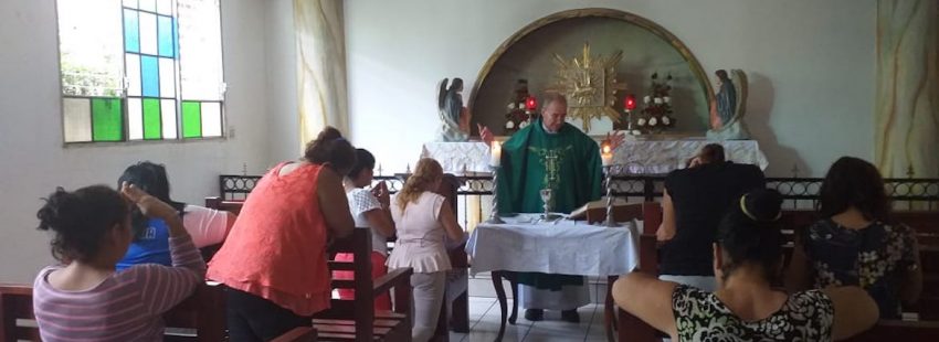 El día que Izquierda Unida convirtió al cura-héroe de Nicaragua en pederasta