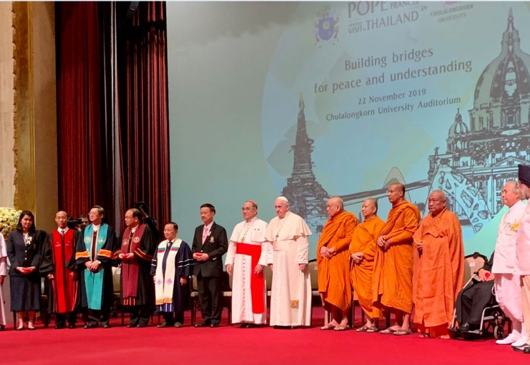 El papa Francisco, con los líderes religiosos de Tailandia