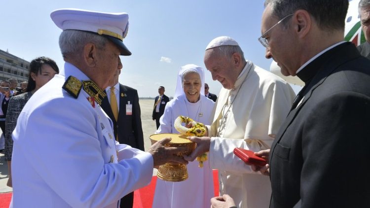 El Papa Francisco, a su llegada a Tailandia