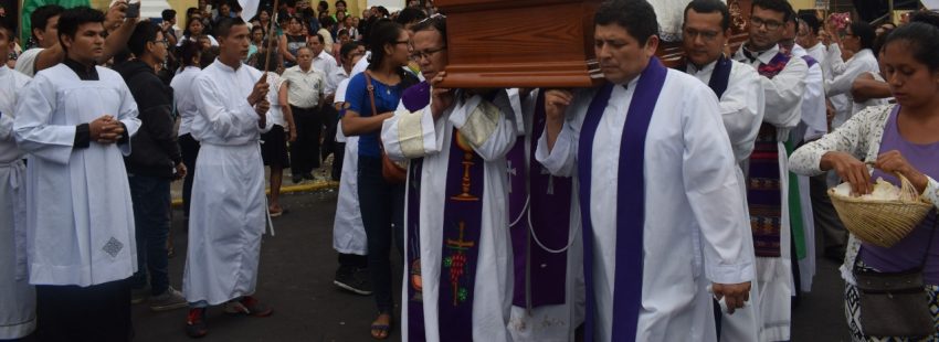 Emotivo adiós a Miguel Olaortúa, obispo de Iquitos
