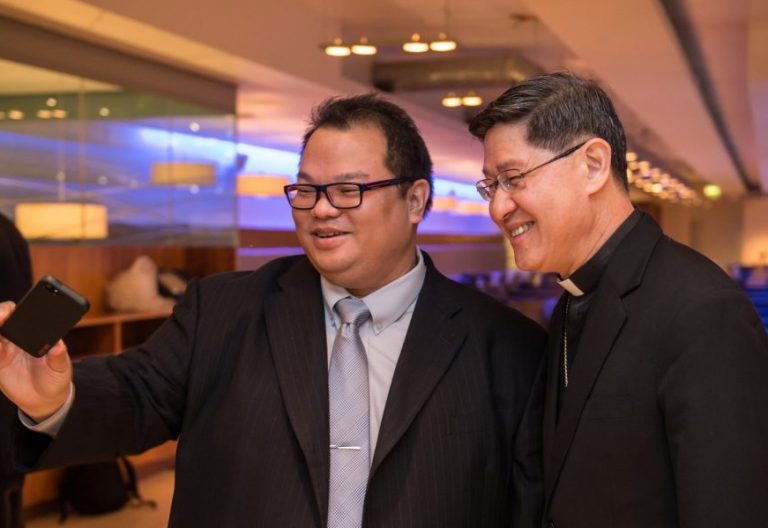 Luis Antonio Tagle ya ejerce de prefecto: “Construir un edificio no garantiza la