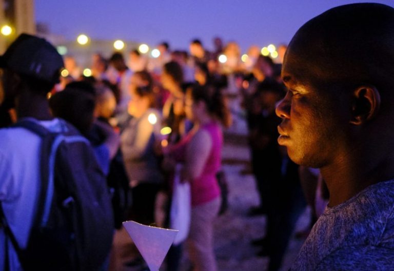 Vigilia de oración por los migrantes en Cádiz