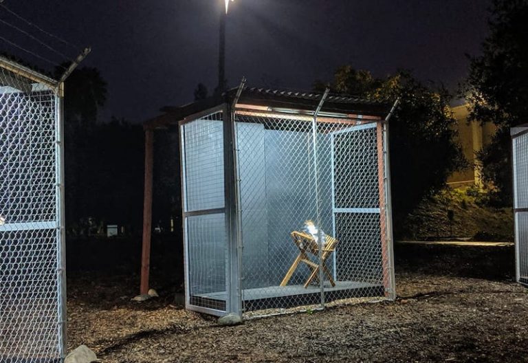 Jesús, María y José entre rejas: así es el belén que denuncia la política migratoria de Trump