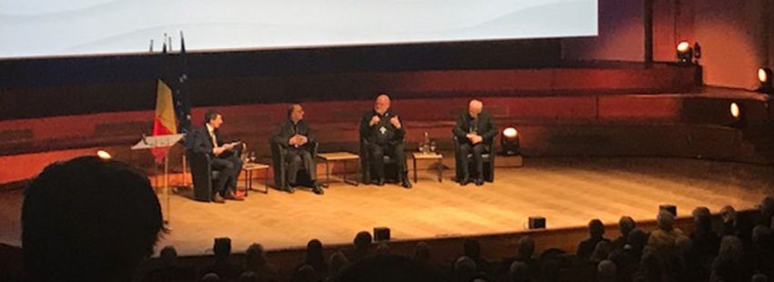 Alberto II de Bélgica y los cardenales Kesel, Marx y Omella apuestan por el futuro de la Iglesia