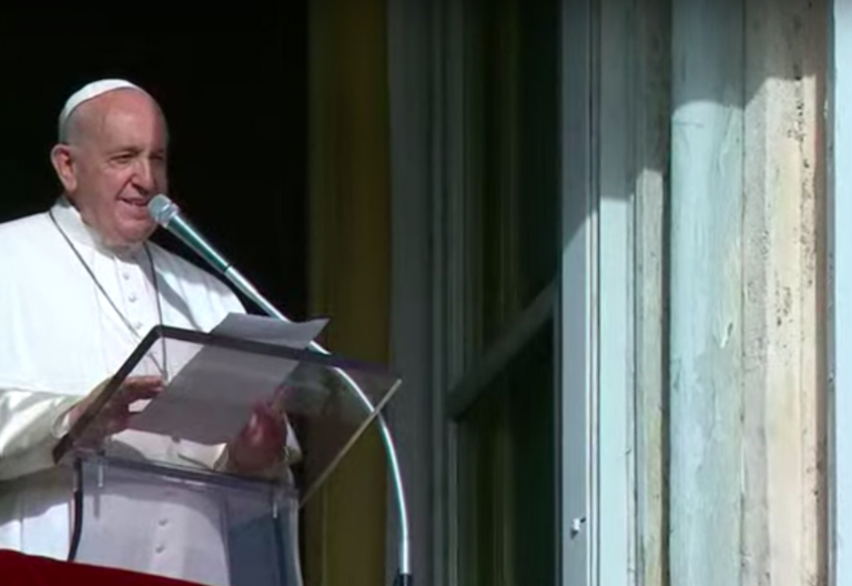 Francisco reivindica la figura de san José en el Ángelus: “En él queda encerrada toda la