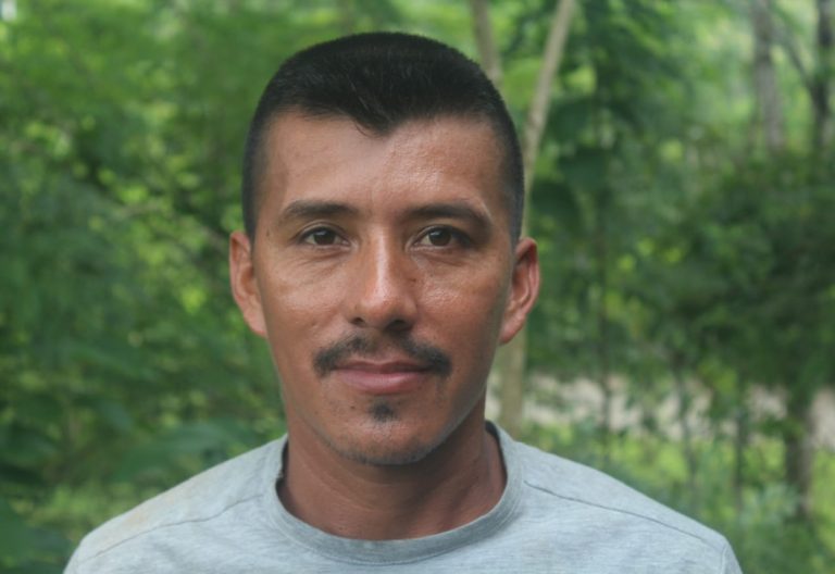 Líder social colombiano recibe premio de organizaciones cristianas por sus aportes a la paz