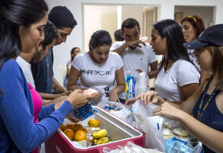 Voluntarios, parroquias