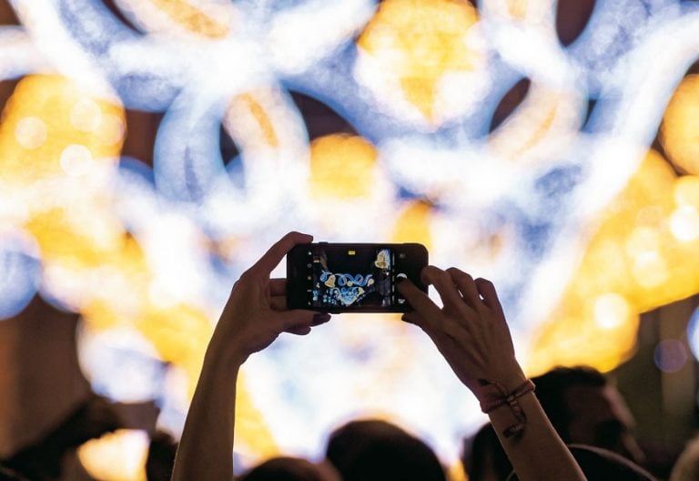 telefono-movil-luces-navidad