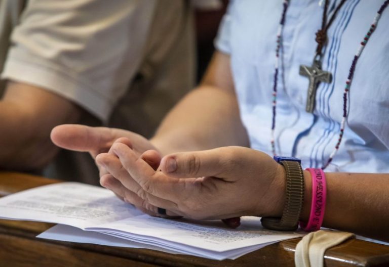 La Iglesia crea una comisión para estudiar el síndrome de las monjas ‘quemadas’ por el trabajo