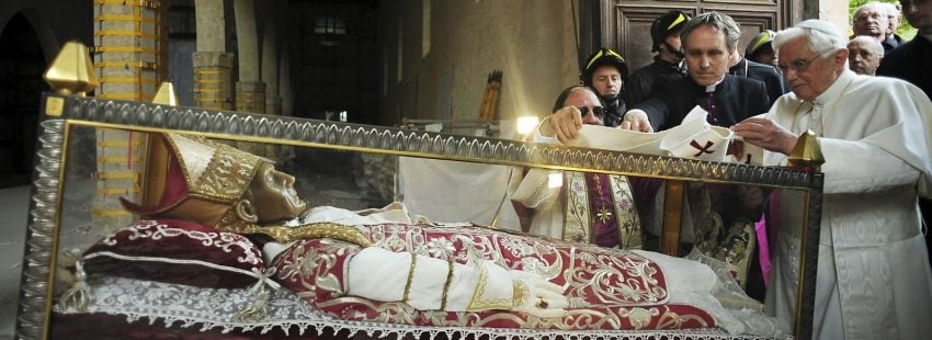 Benedicto IX, Celestino V y Gregorio XII, los integrantes, junto a Benedicto XVI, del selecto club