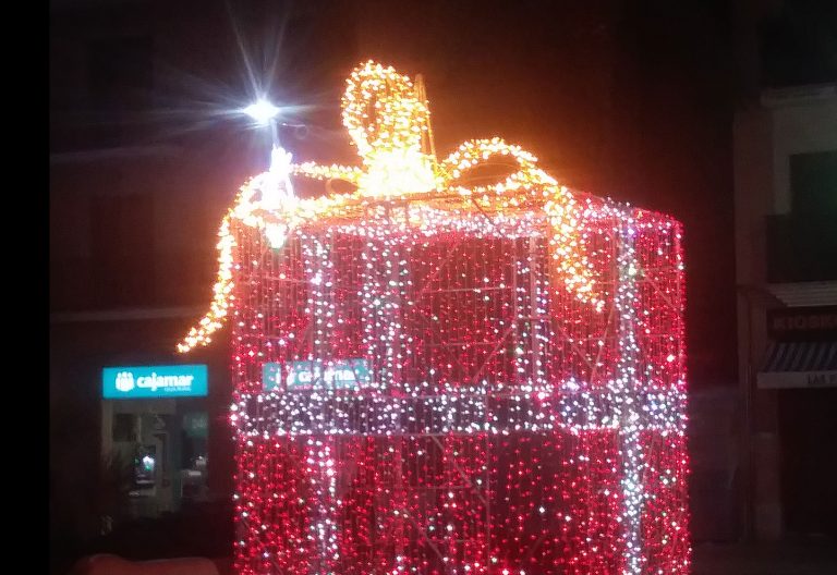 Luces de Navidad, forma regalo