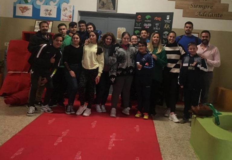 La alfombra roja de los Goya, a los pies de los alumnos de las misioneras cruzadas en Málaga