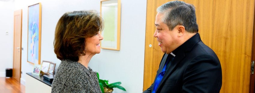 La vicepresidenta del Gobierno, Carmen Calvo, se reúne con el nuncio apostólico en España,