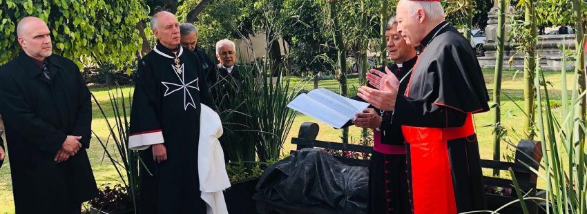 Llega a México la primera escultura de ‘Jesús sin hogar’